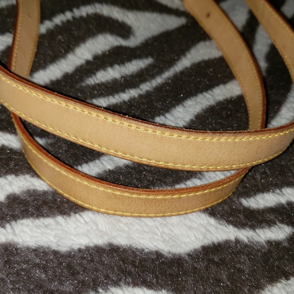 AUTHENTIC LOUIS VUITTON POPINCOURT HAUT M40007 - Picture 5 of 8